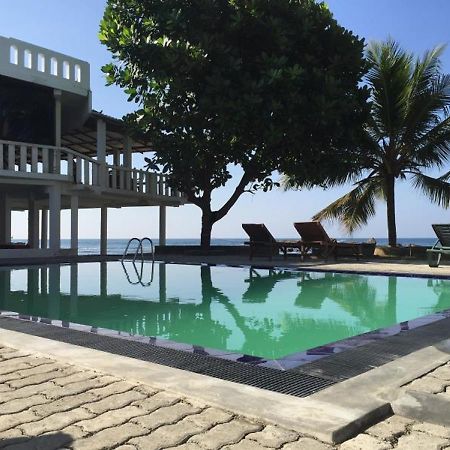 Miltons Beach Resort Унаватуна Экстерьер фото