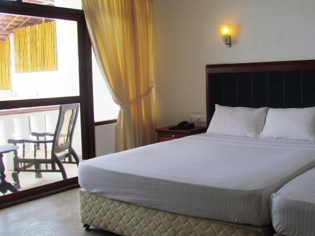 Miltons Beach Resort Унаватуна Экстерьер фото