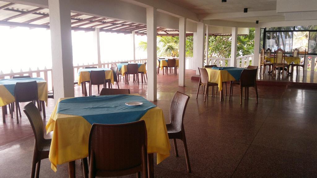 Miltons Beach Resort Унаватуна Экстерьер фото