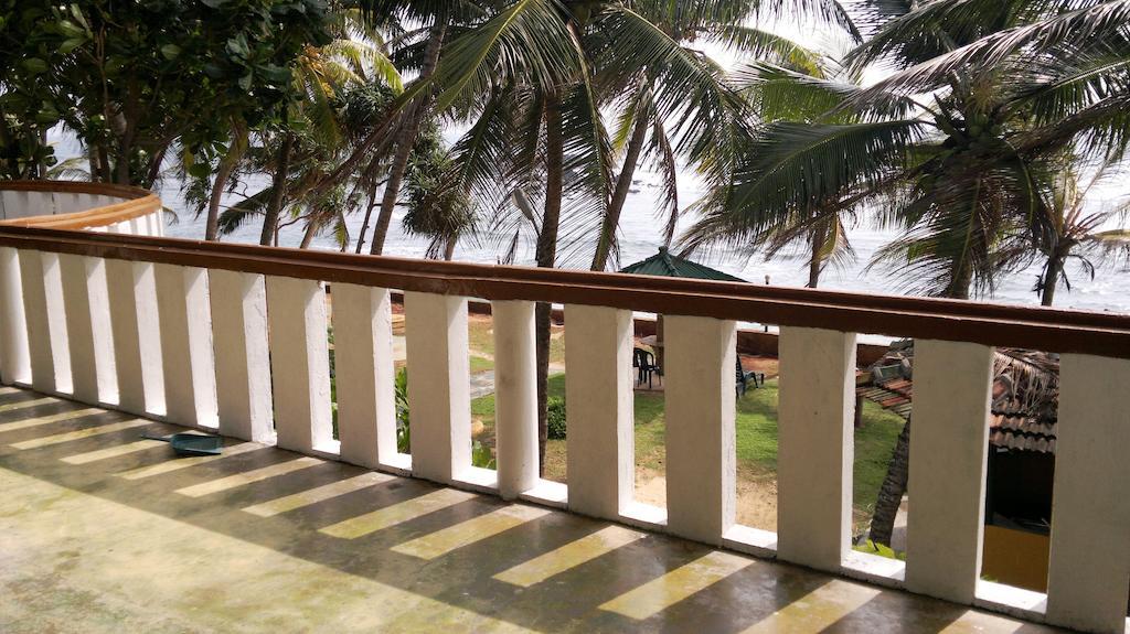 Miltons Beach Resort Унаватуна Экстерьер фото