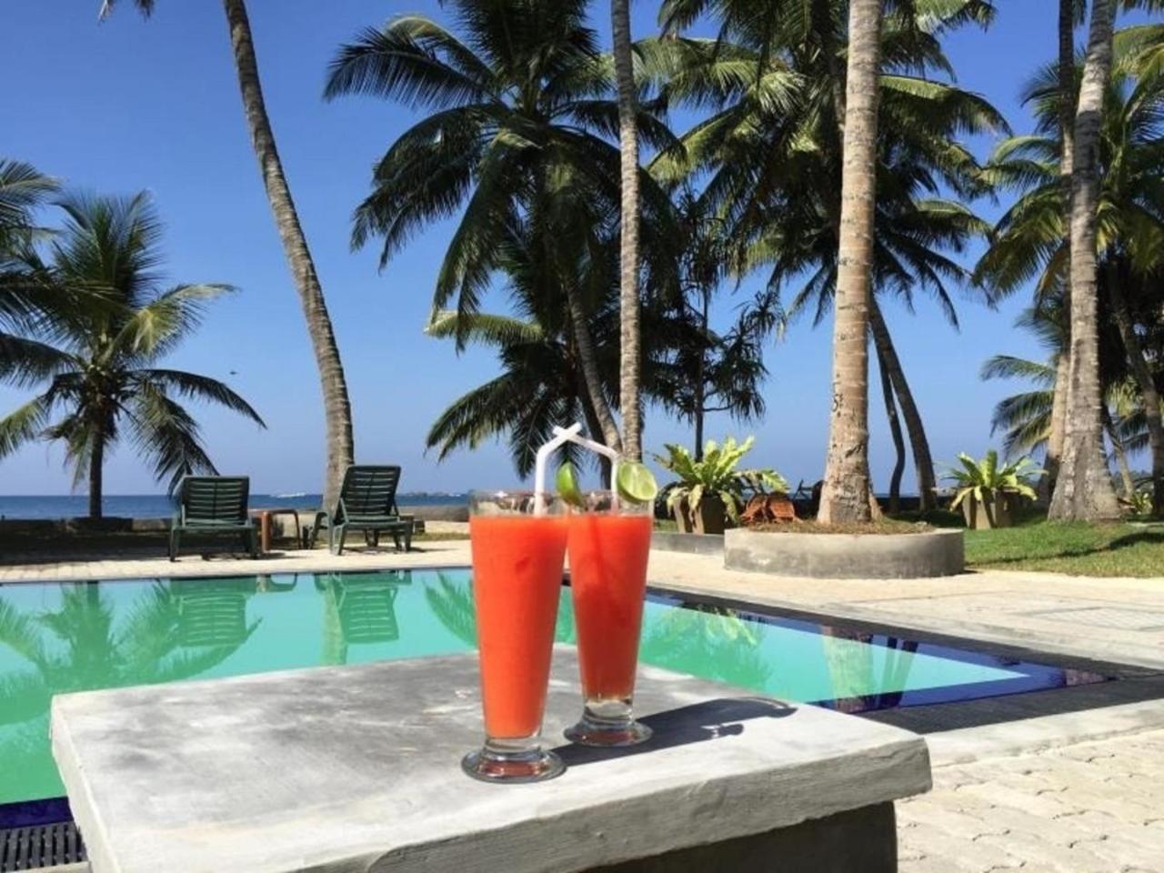 Miltons Beach Resort Унаватуна Экстерьер фото