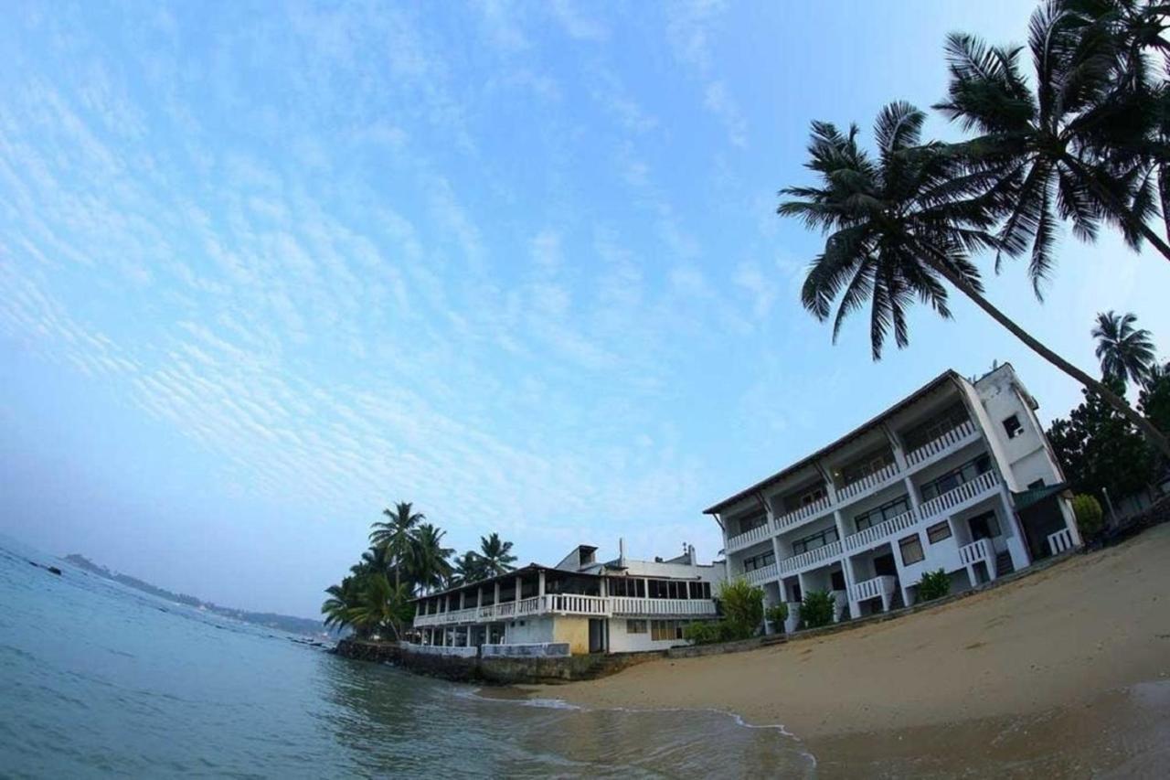 Miltons Beach Resort Унаватуна Экстерьер фото