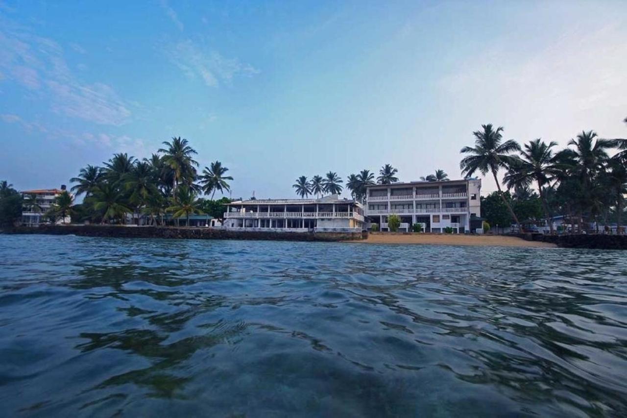Miltons Beach Resort Унаватуна Экстерьер фото